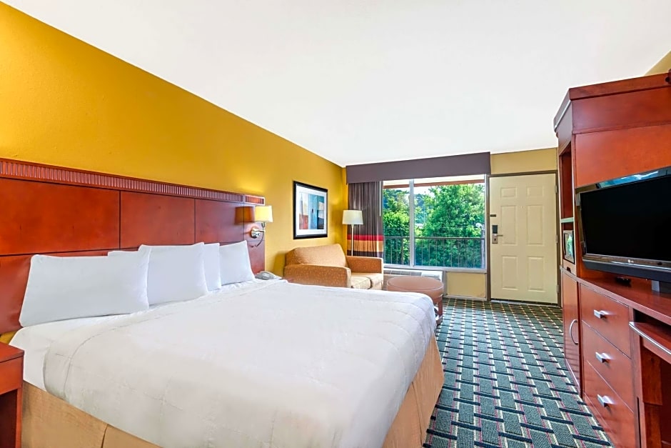 Days Inn Wyndham Knoxville East Knoxville Bookonline com