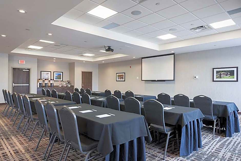 Hampton Inn & Suites by Hilton Airdrie