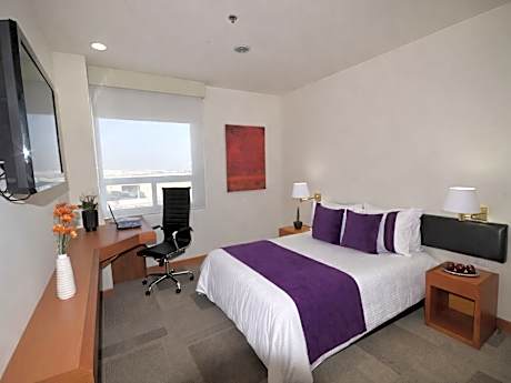 SINGLE ROOM