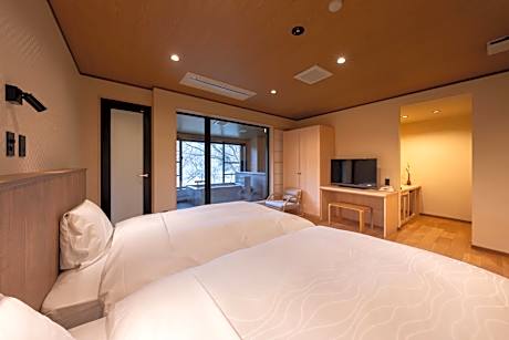 Twin Room with Private Bathroom