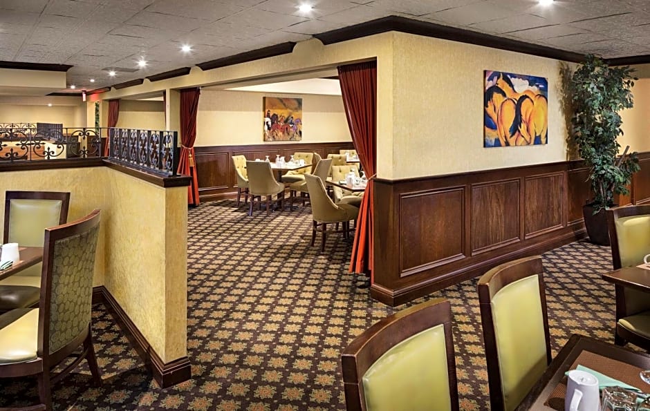 Crowne Plaza Louisville Airport Expo Center, an IHG Hotel
