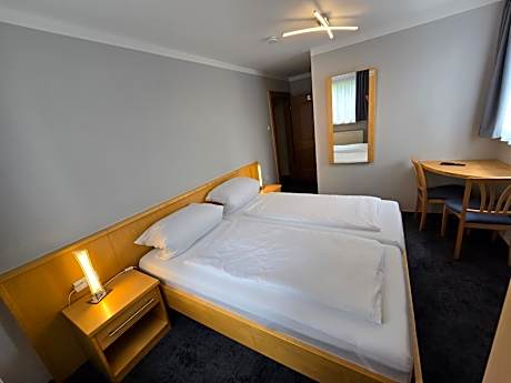 Single Room with Private External Bathroom
