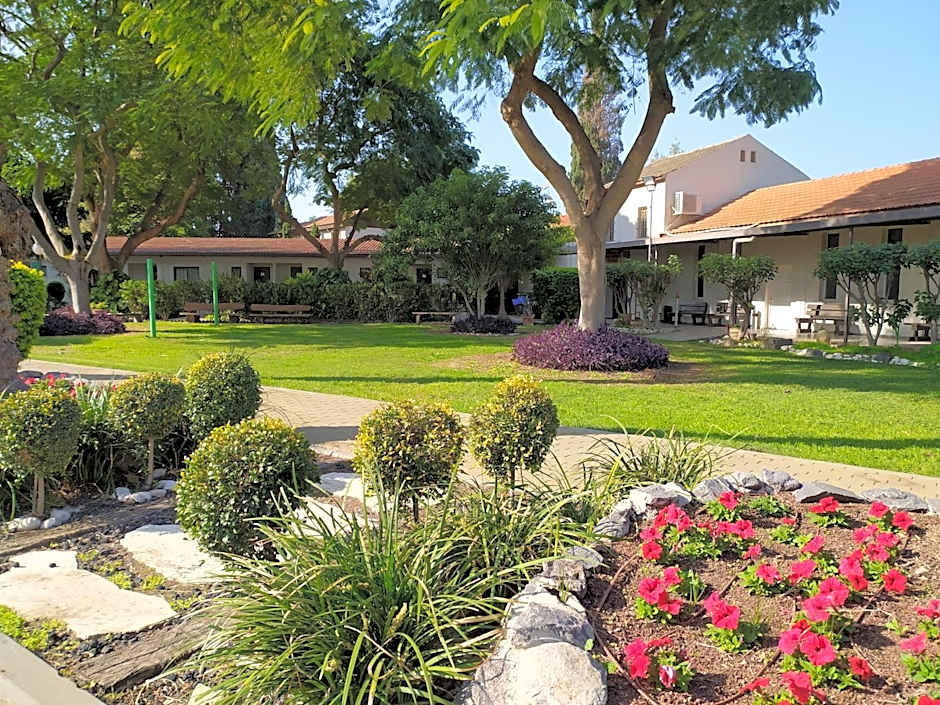 Degania Bet Kibbutz Country Lodging