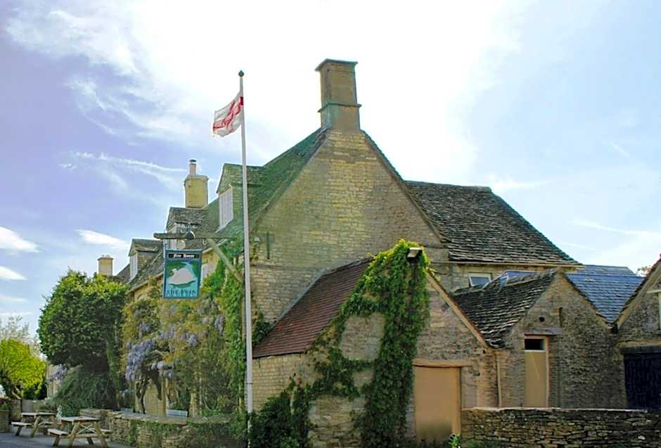 The Swan Inn Swinbrook