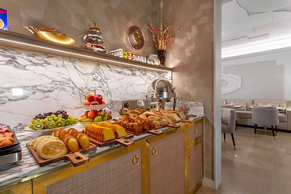 Hotel Camille Paris, Tapestry Collection by Hilton