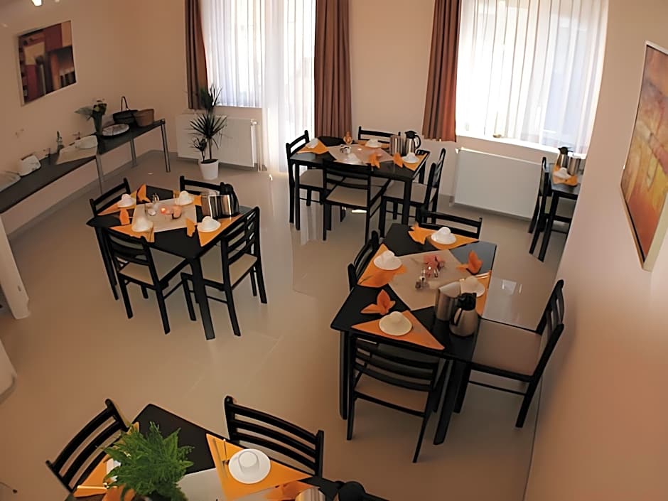 Hotel Famosa