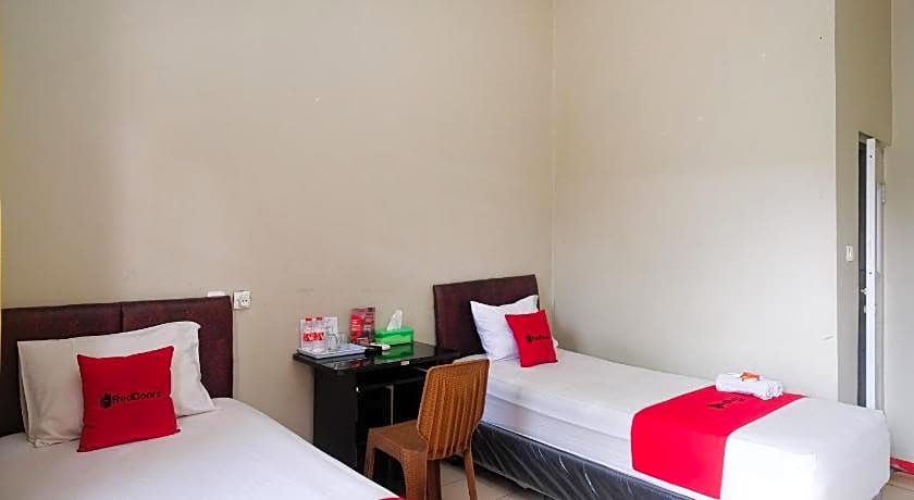 RedDoorz near Kampus UMP Purwokerto