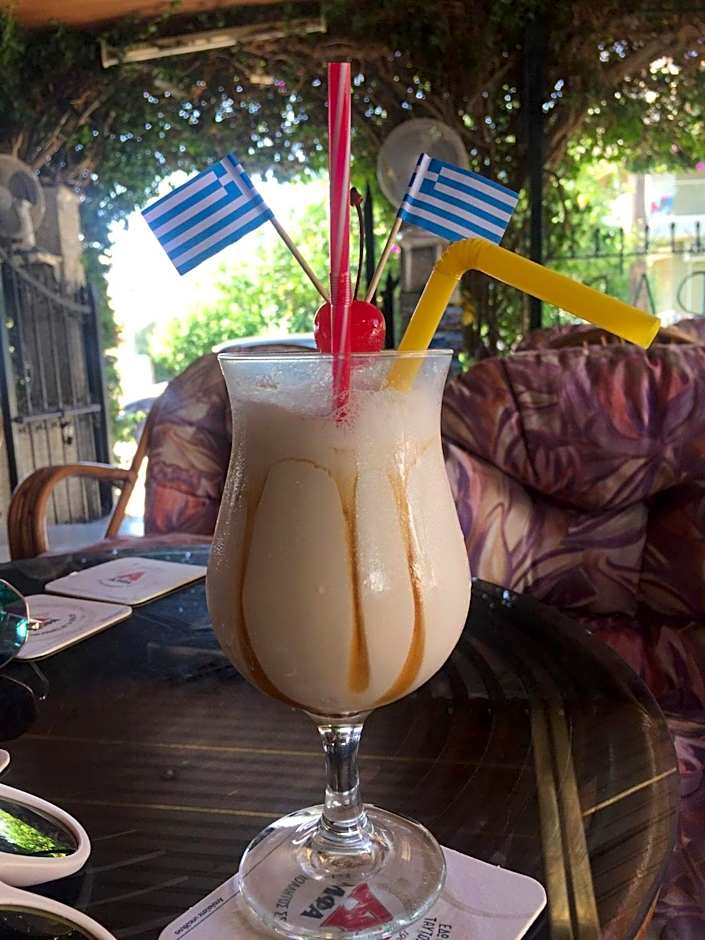 Harrys bar & apartments