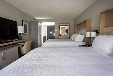 Standard Room with Two Queen Beds - Communications Accessible Tub