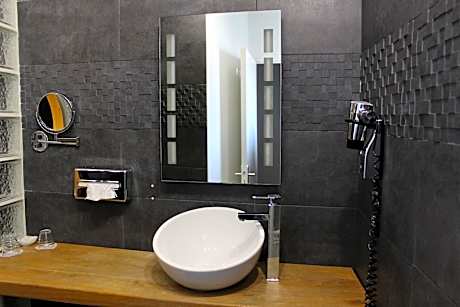 Double or Twin Room with Private Bathroom