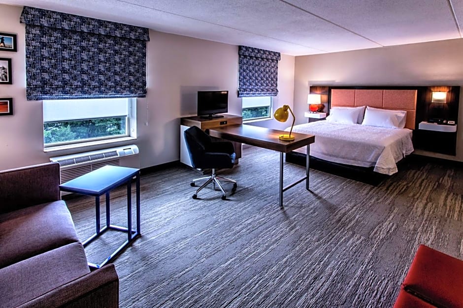 Hampton Inn By Hilton & Suites Staten Island