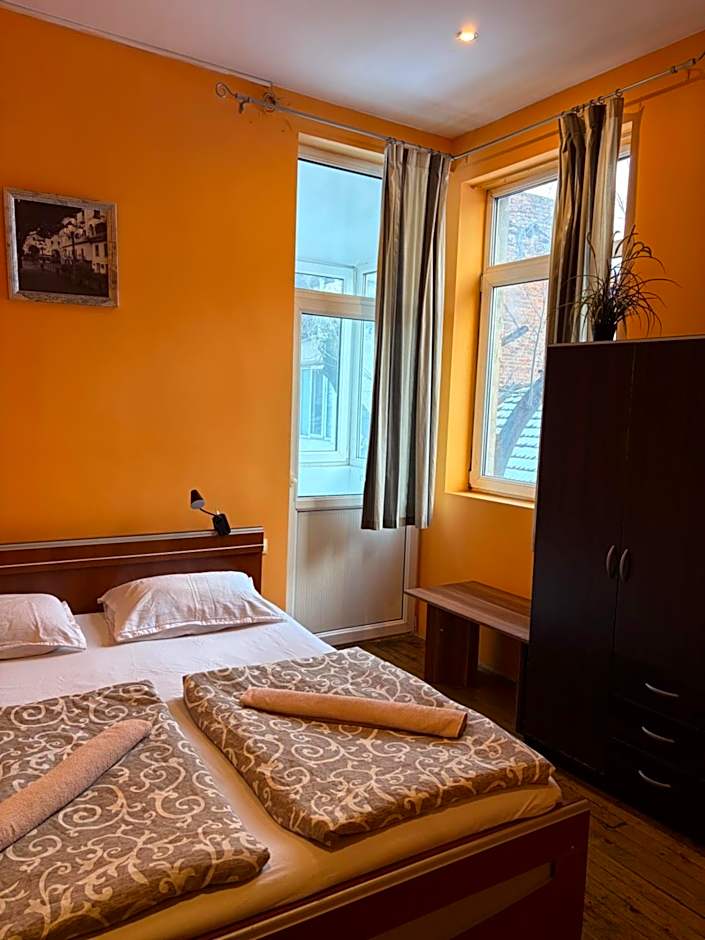 Elegance on a Budget - Rooms for Rent in Sofia Center