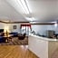 Econo Lodge Inn & Suites