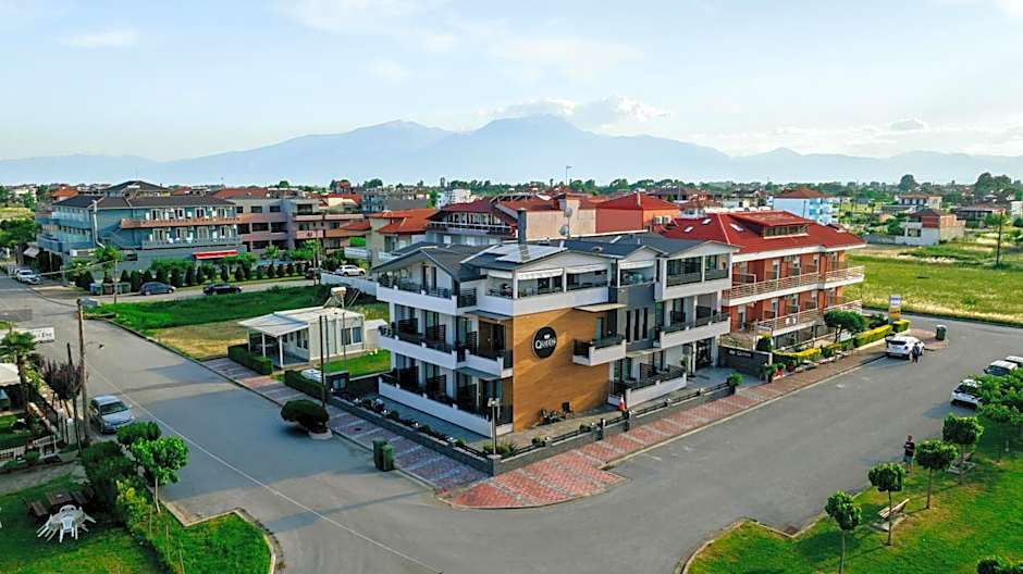 Elizabeth Queen Luxury Rooms