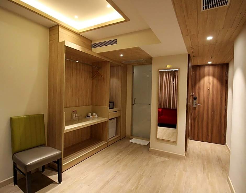 Hotel Jagadish International, Sankey Road