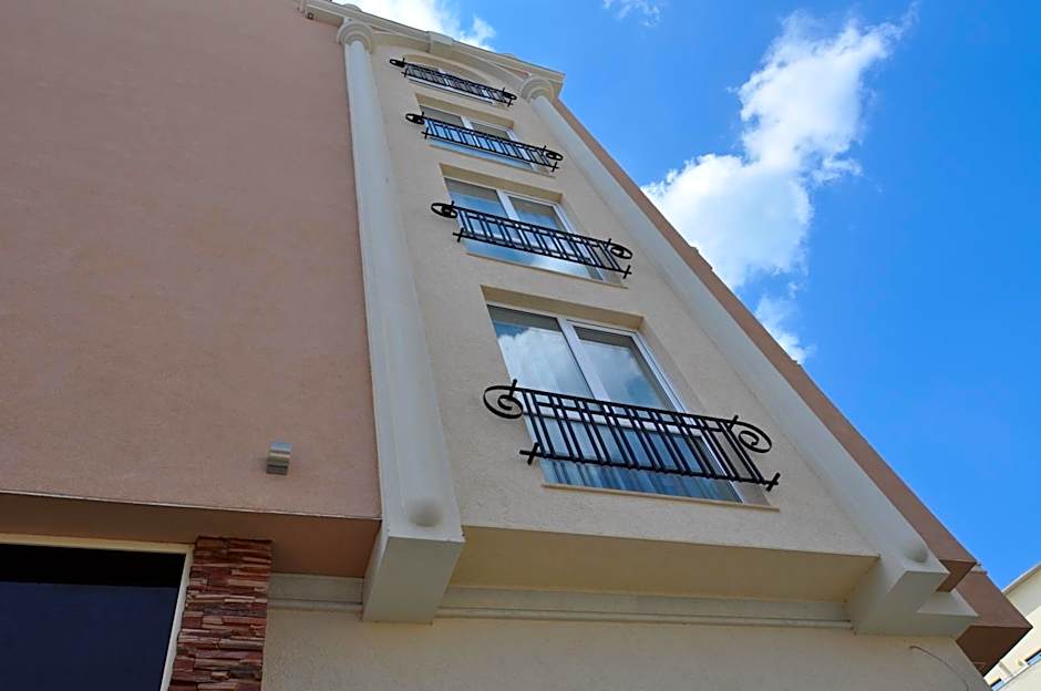 Boutique Suites Rainbow 4