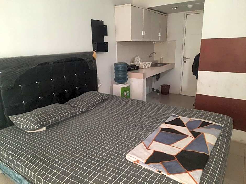 OYO Life 93139 Apartemen Grand Sentraland By Evi