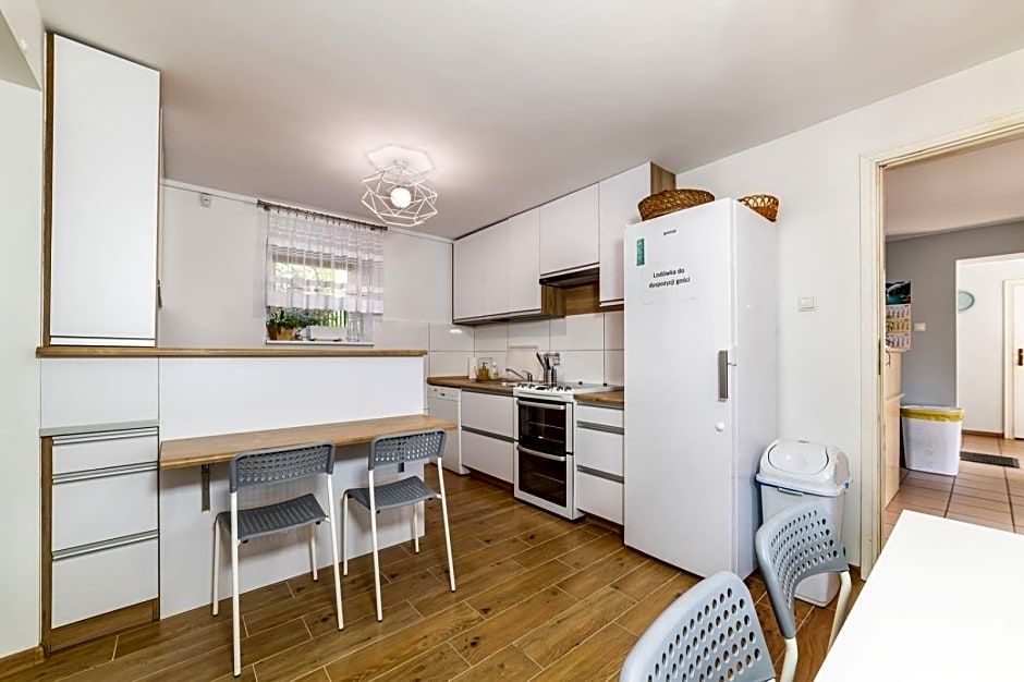 Pokoje Go¿cinne Namiastka