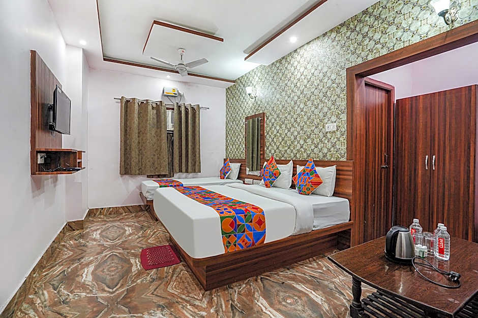 FabHotel Deepak Palace - Assi Ghat