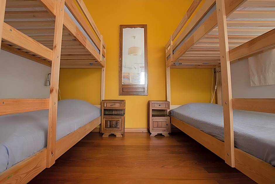 Ericeira Chill Hill Hostel & Private Rooms