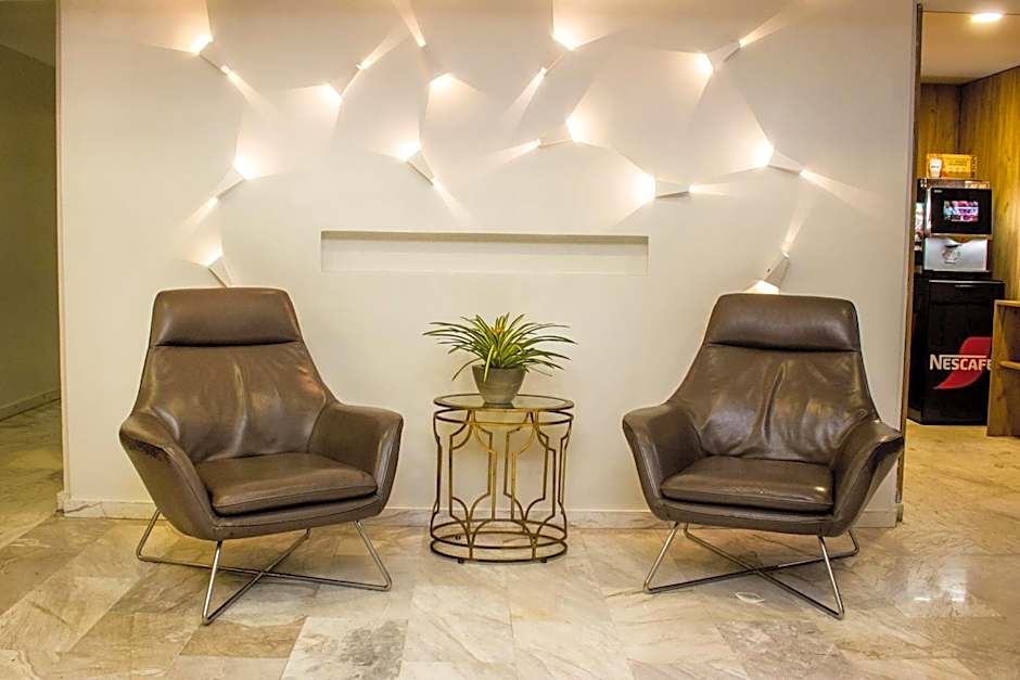 Ramada Panama Centro via Argentina