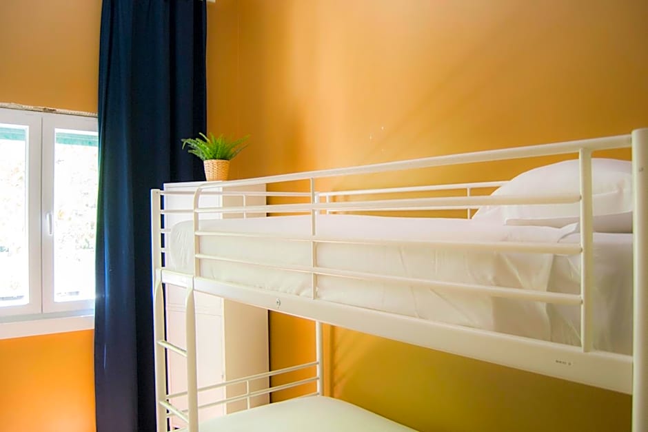 Avenue Hostel & Suites