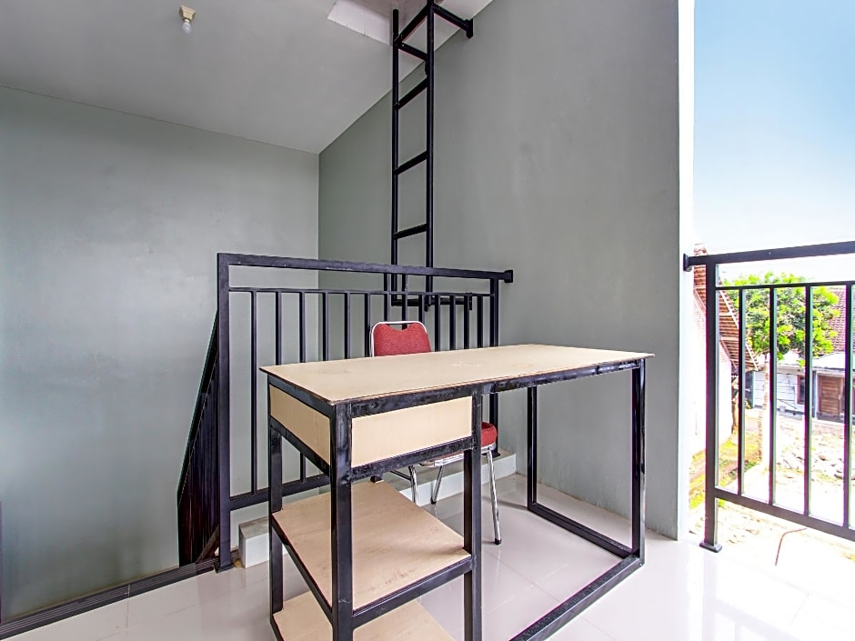 OYO 92477 Anugrah Kostel Syariah