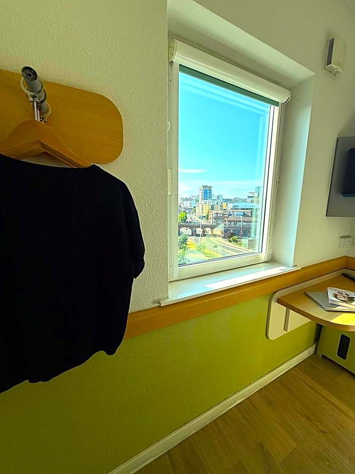 ibis budget Leeds Centre Crown Point Road