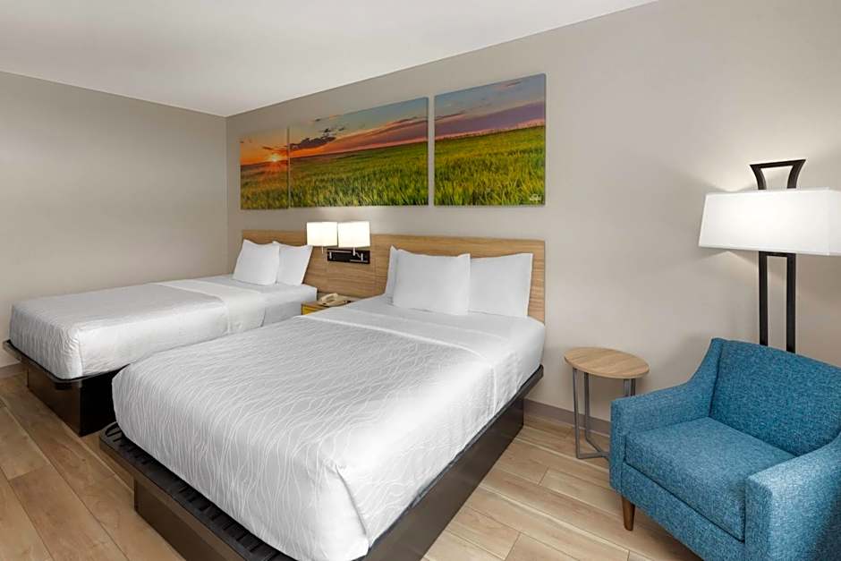 Days Inn & Suites by Wyndham Sam Houston Tollway