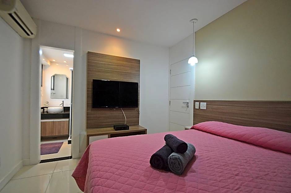 Comfortable 3 Bedrooms: Side Sea View