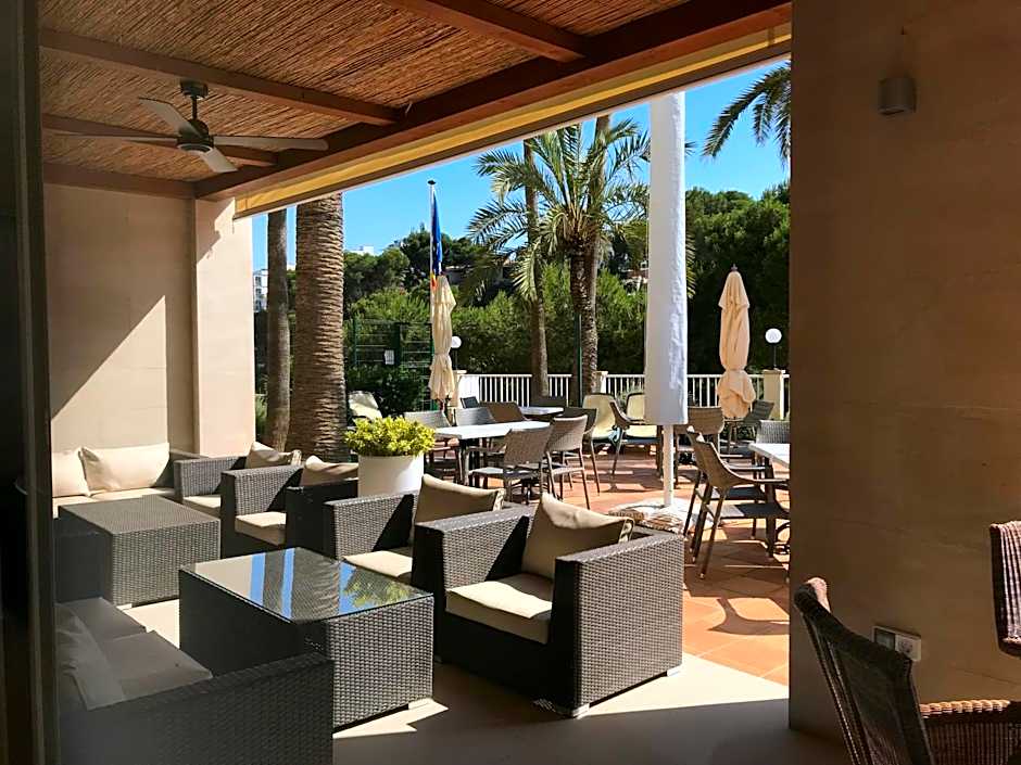 Hotel Apartamentos Cala Santanyi