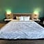 La Quinta Inn & Suites by Wyndham Albuquerque Airport