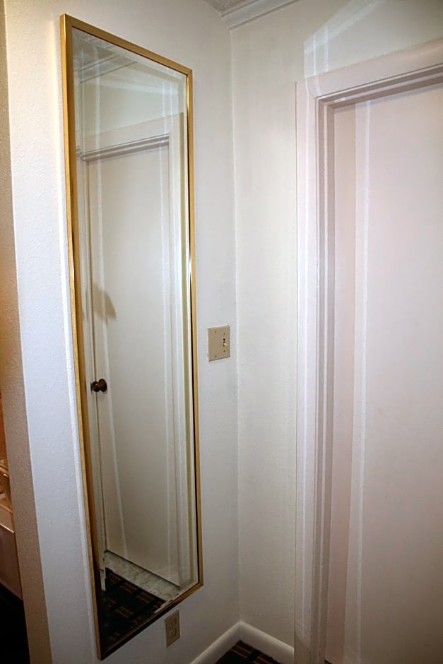 Bedford Plaza Hotel