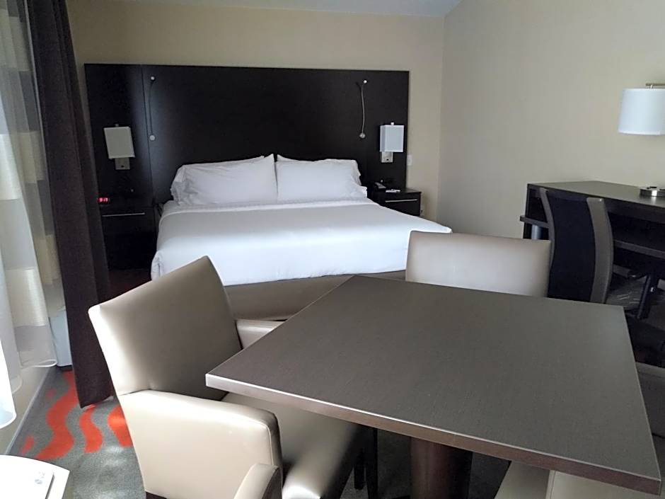 Holiday Inn Express Hotel & Suites Waterford By IHG