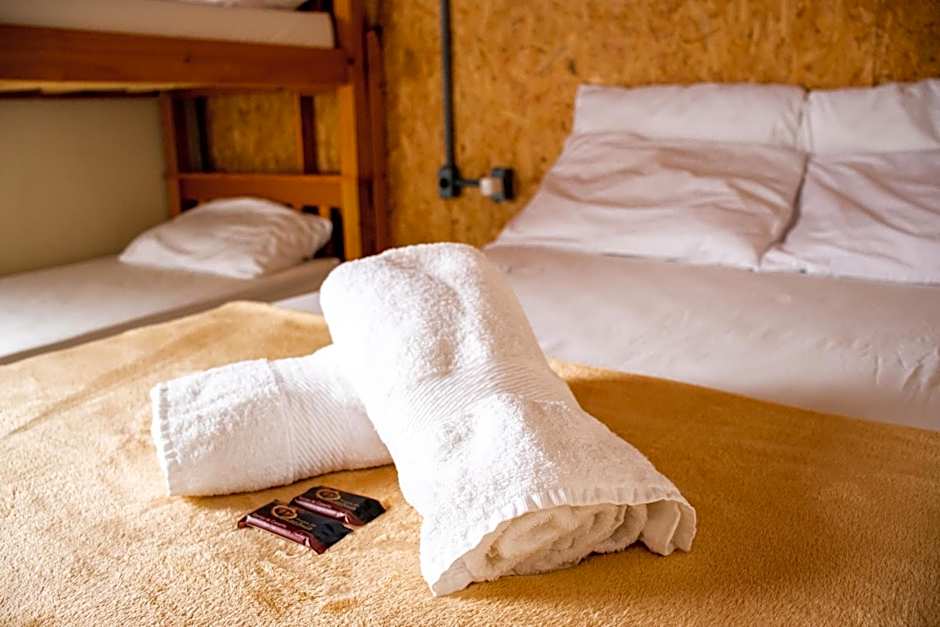 Esquina 8 Suítes Confort & Hostel