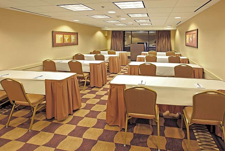 Holiday Inn Little Rock-Airport-Conference Center By IHG
