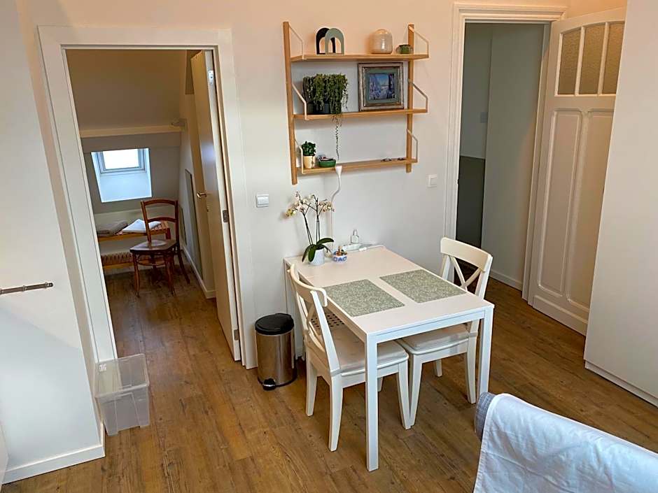 LOGIES-M Comfort Studios Inc Bikes B&B