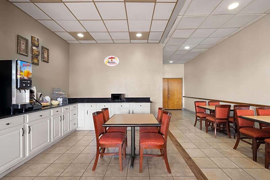 Super 8 by Wyndham Longview/North