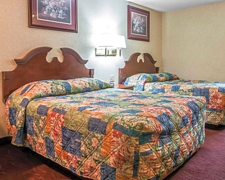 2 Double Beds Nonsmoking