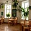 Cinnamon Sally Backpackers Hostel