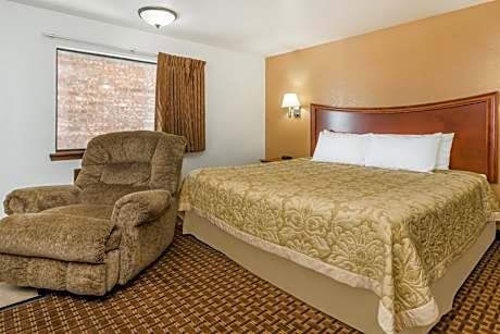 1 Queen Bed Suite Non-Smoking
