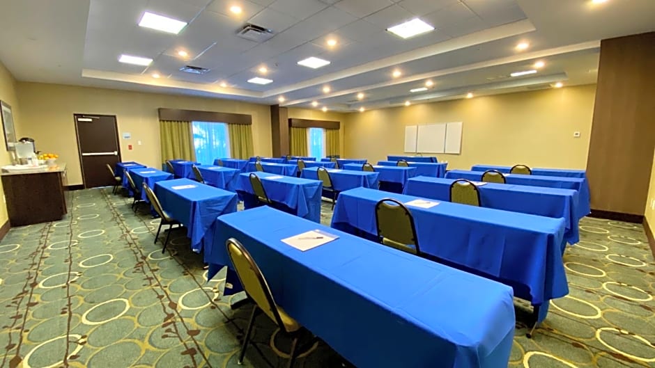 Holiday Inn Express Hotel & Suites Orlando East-UCF Area, an IHG Hotel