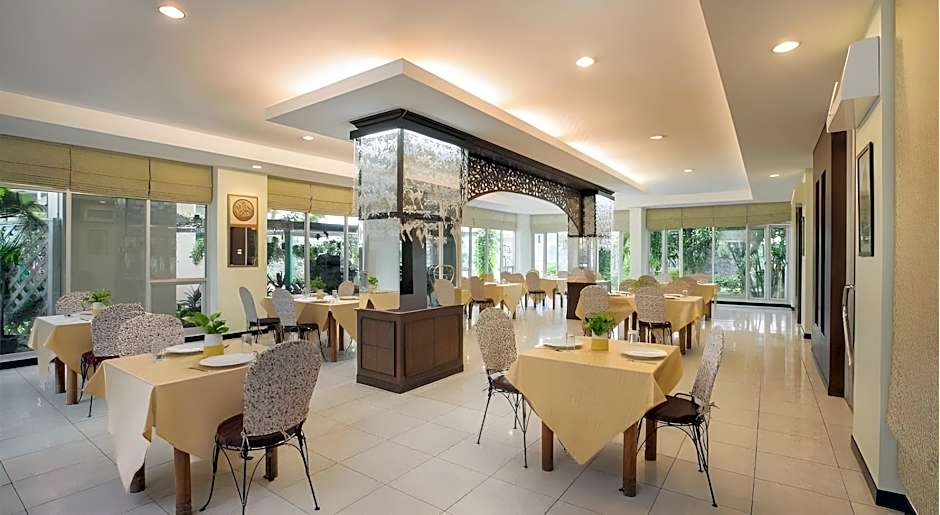 Eastern Grand Palace Hotel