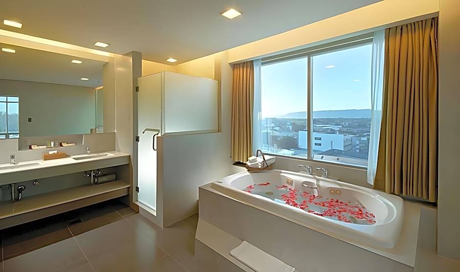 Metrocentre Hotel & Convention Center