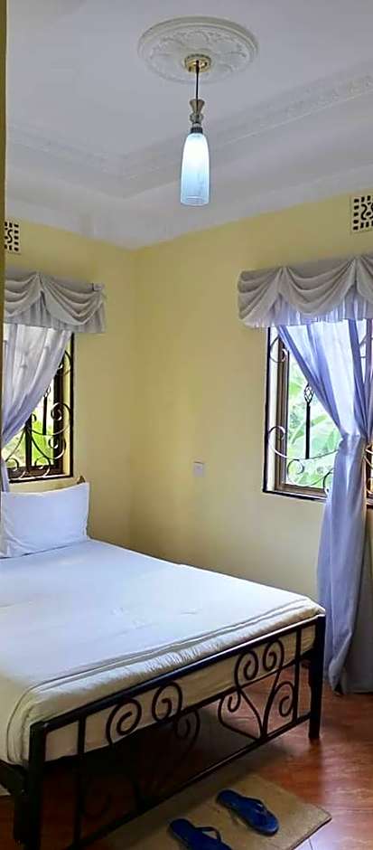 Bright Star Hotel & Safaris