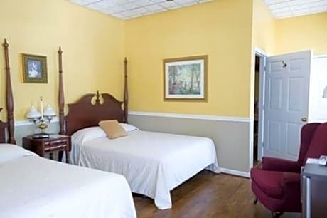 Queen Room with Two Queen Beds - Disability Access