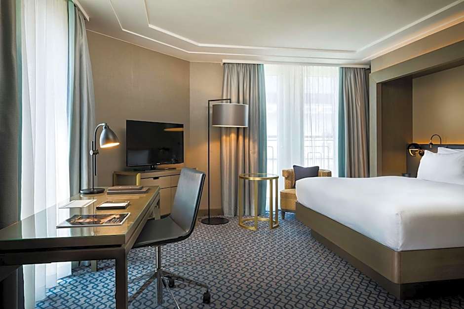 Hilton Vienna Plaza