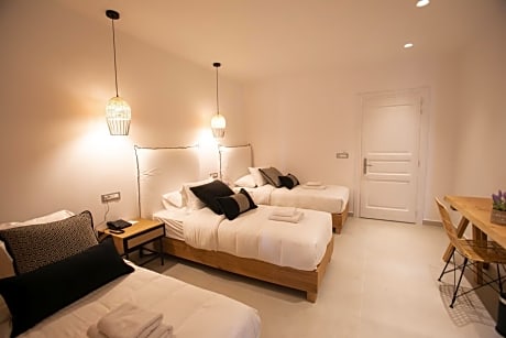 Deluxe Triple Room with Sea View