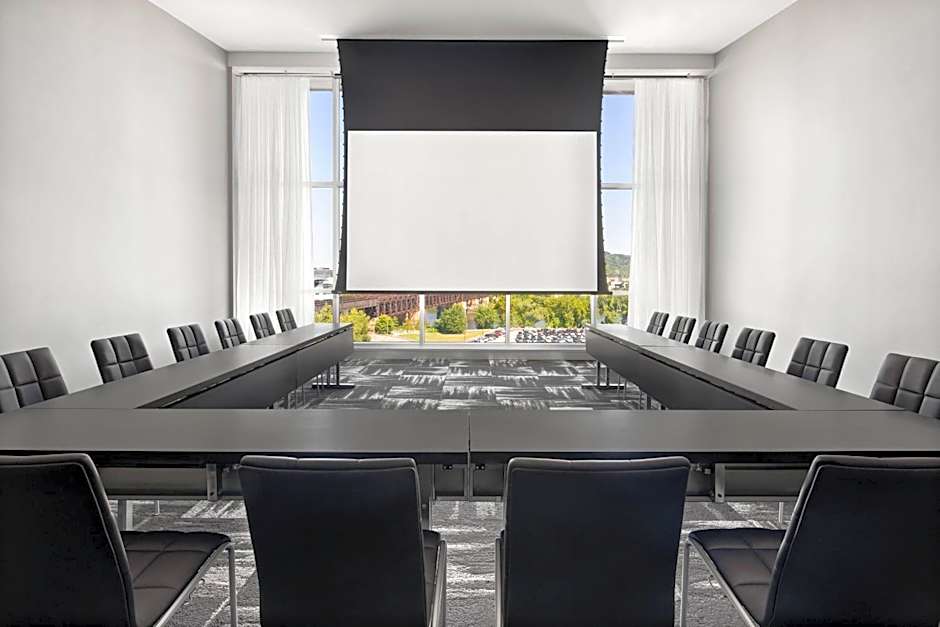 AC Hotel by Marriott Pittsburgh Downtown