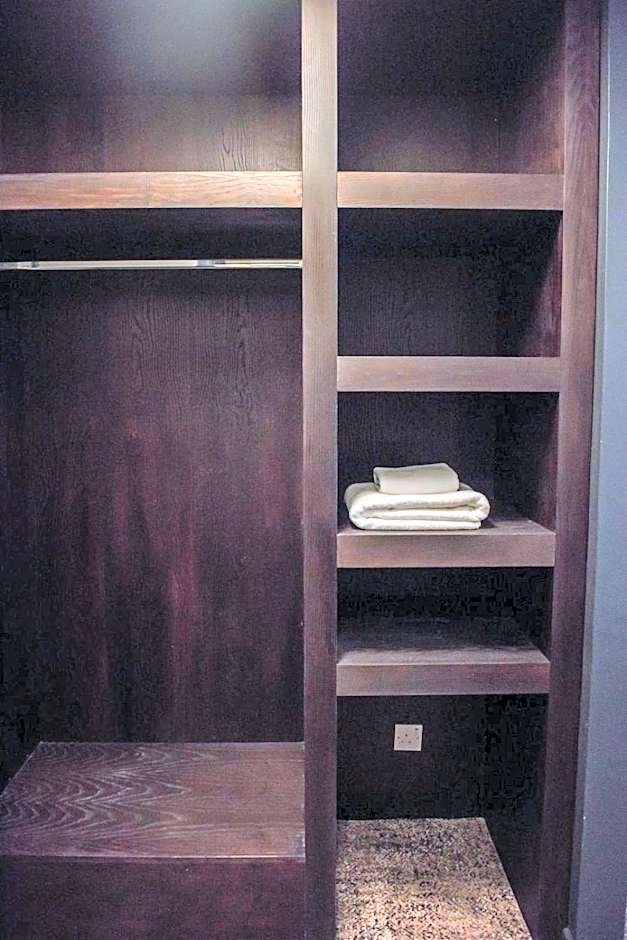 Cat & Lion Country Pub and Hotel